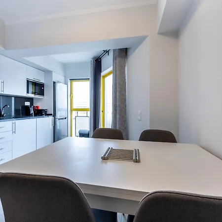 Apartamento T1 Da Rocha Cp1- 400m Da *